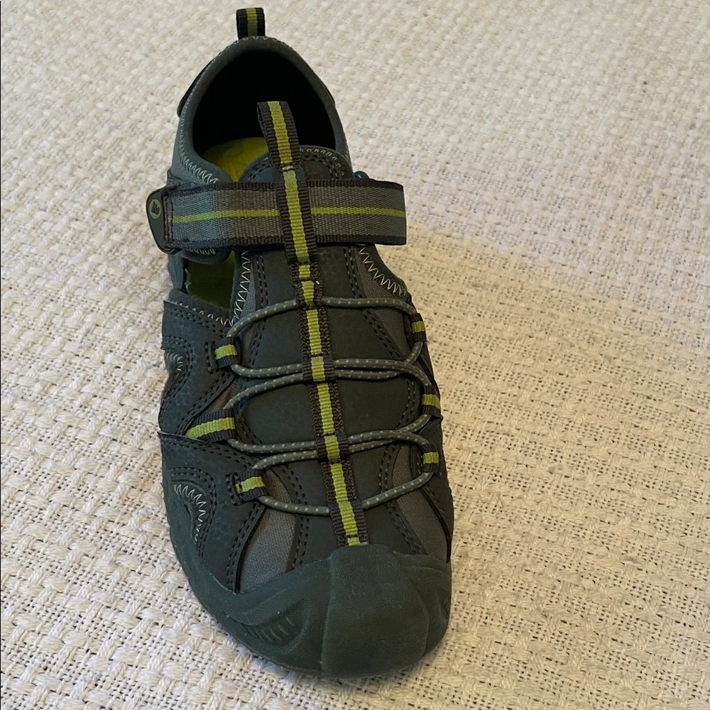 Outdoor Adventure Gray and Green Merrell Hydro 2 Sport Boys Sandals  Size 3